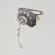 Load image into Gallery viewer, dripping spiral brooch
