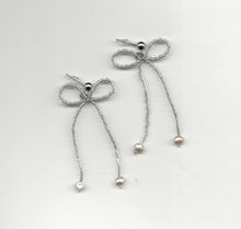 Load image into Gallery viewer, ribbon pearl earrings
